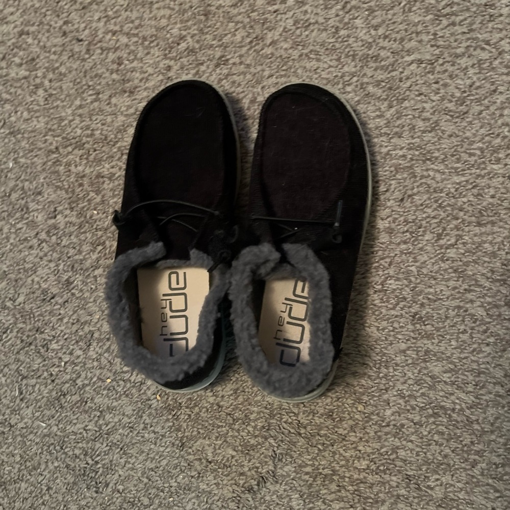 Fuzzy black Hey Dudes, size 6, never worn